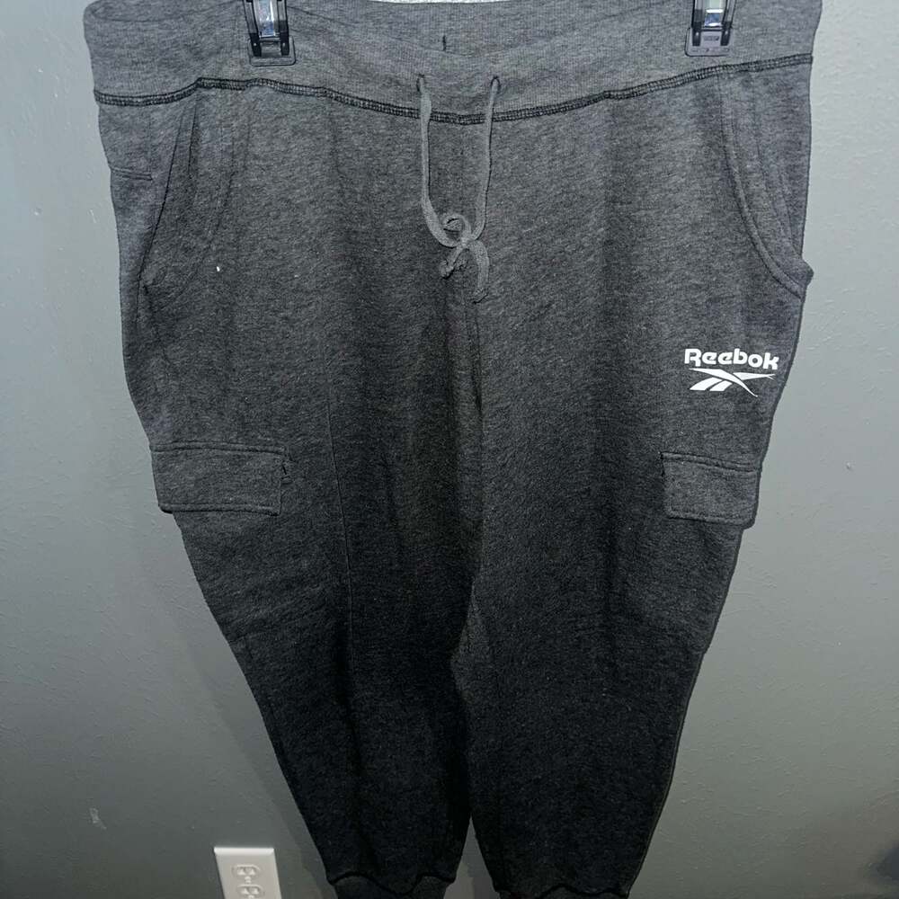 Reebok Men's Game Day Fleece Cargo Sweatpants in Charcoal Heather
